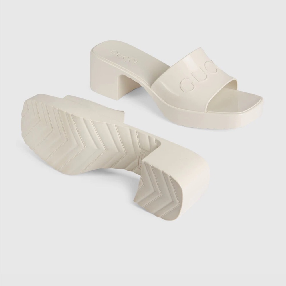 Gucci Rubber slide sandal 🤍